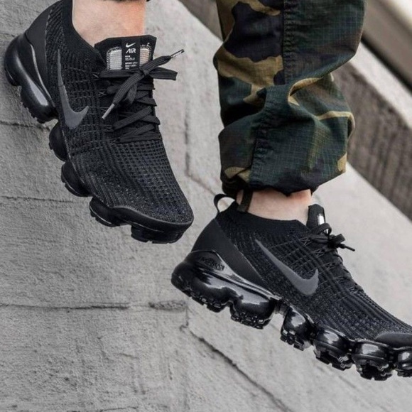 nike vapormax black 9.5